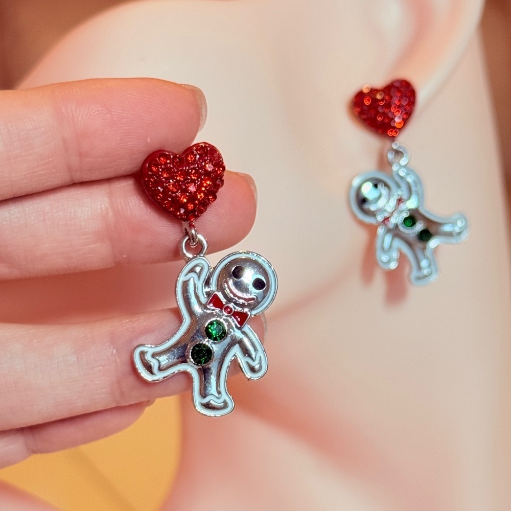 ⚜️ Silver Gingerbread Man Earrings with Red Hearts - Picture 3 of 9